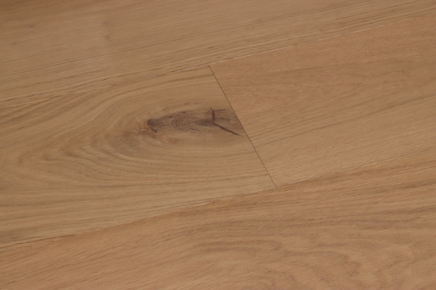 Harlech Rustic Oak Lacquered 150mm Light Plank Natural Filler